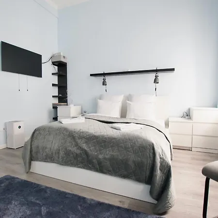 Standard By Hi5- Bacso Budapest