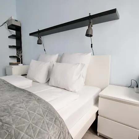 Standard By Hi5- Bacso Budapest